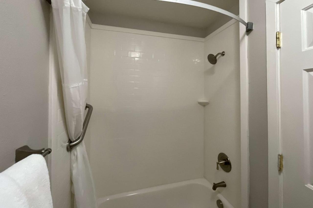 Deluxe Suite with Two Queen Beds - Non-Smoking,1260590119:JPEG