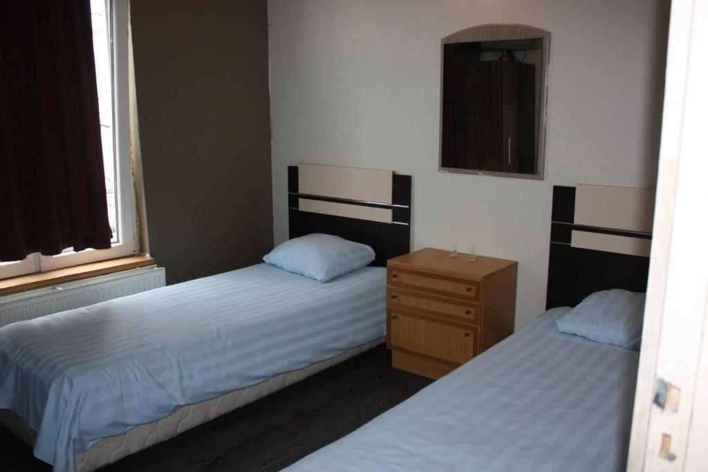 Tweepersoonskamer met Gedeelde Badkamer