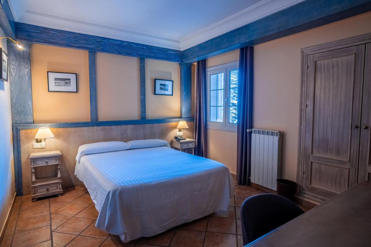 Twin Room,1351435366:JPEG