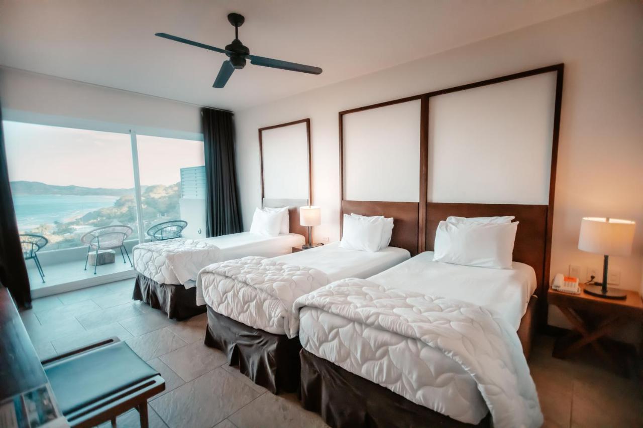 Concept Twin Room with Three Twin Beds and Ocean View - Non-Smoking