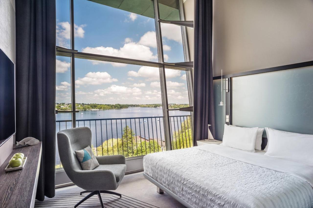 Duplex Lake Suite Bi-level Suite Alster view,1356303326:JPEG