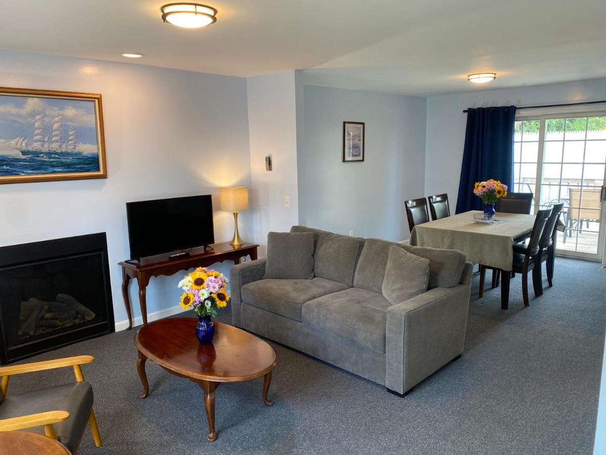 Luxury Two Bedroom Suite,1352243830:JPEG