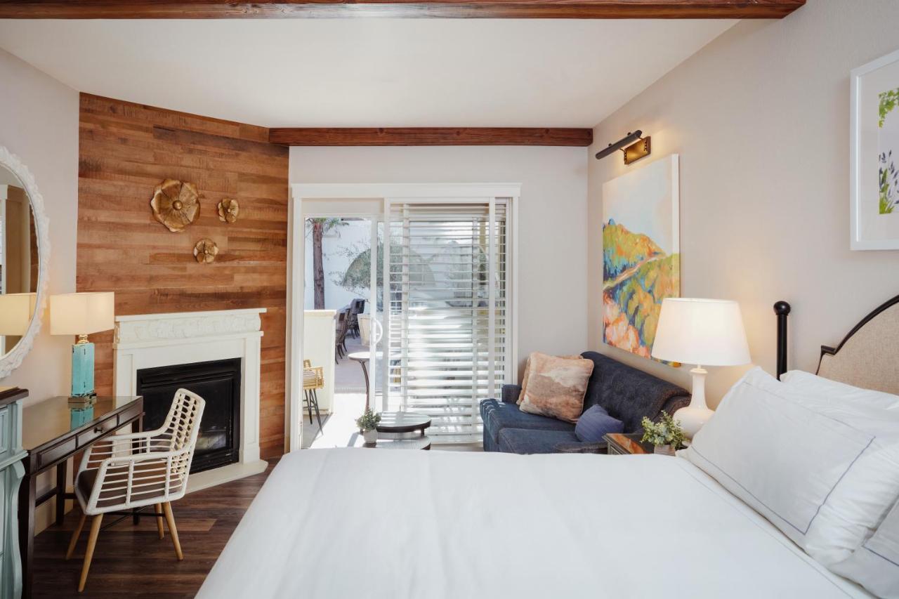 King Room with Patio and Courtyard View