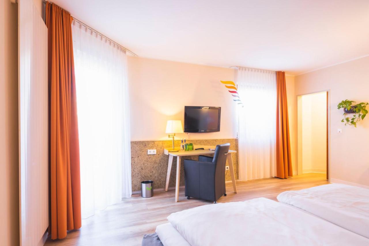 Double Room,1352943655:JPEG
