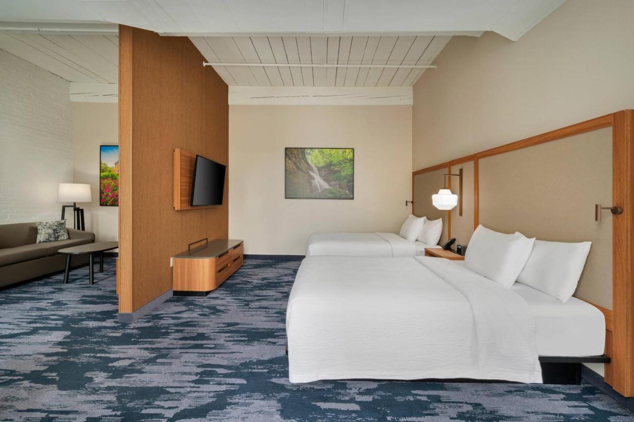 One-Bedroom Queen Suite with Two Queen Beds and Sofa Bed