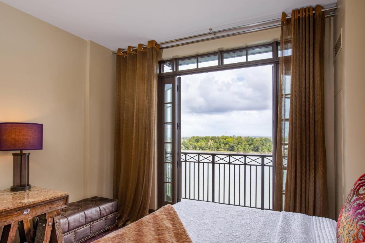 Queen Room with Two Queen Beds and River View,1596869662:JPEG