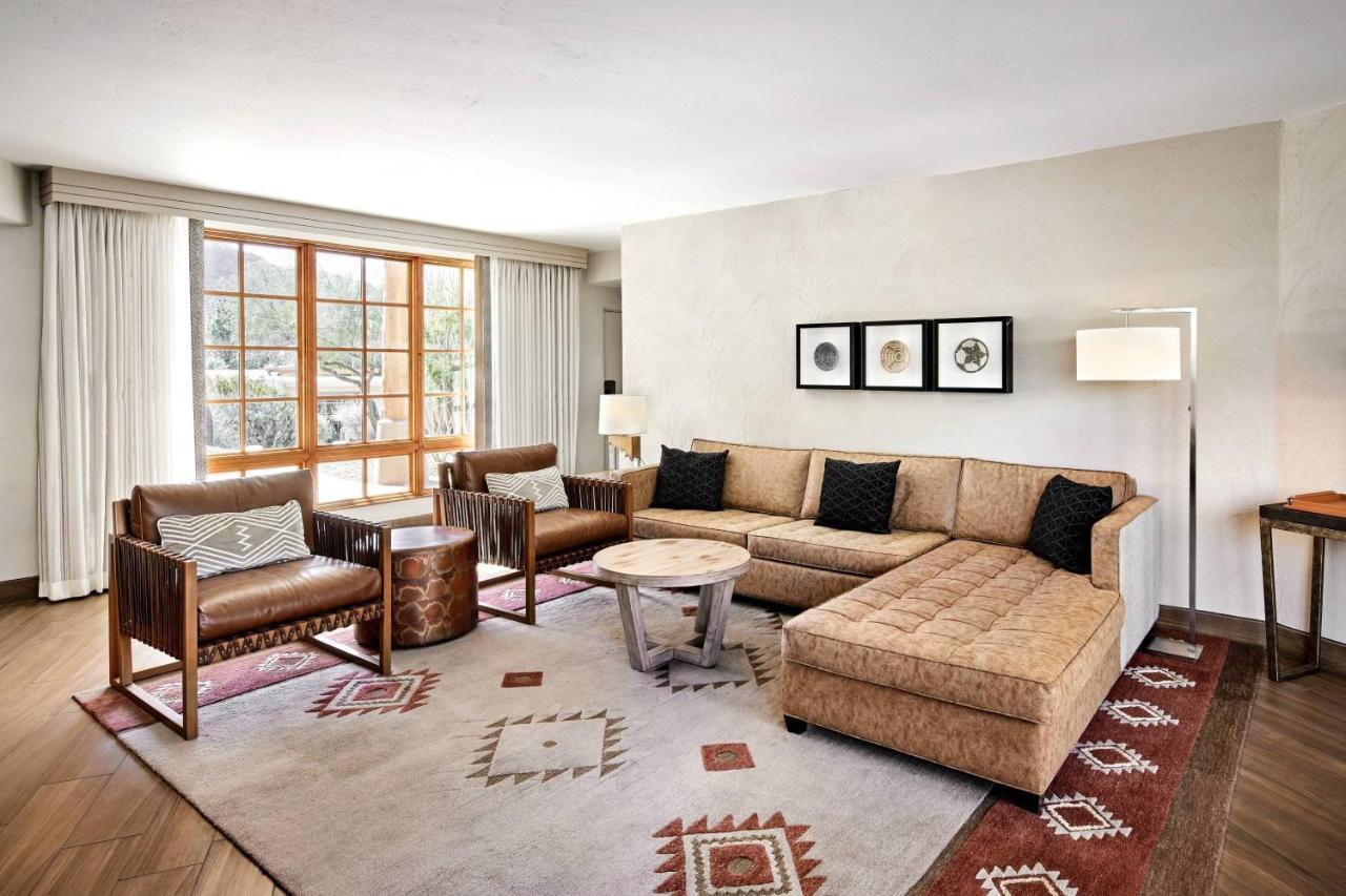 One-Bedroom King Suite,1356354938:JPEG