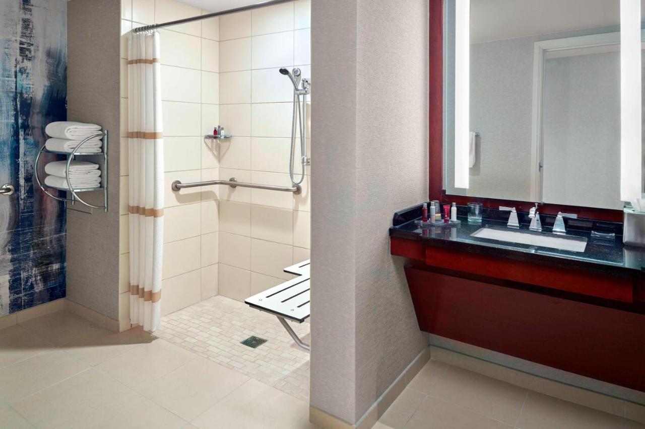1 Bedroom Suite, 1 King