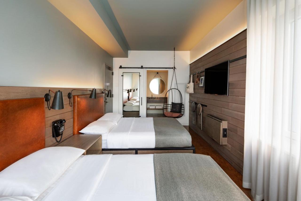 Two Queen Beds room,1357493792:JPEG