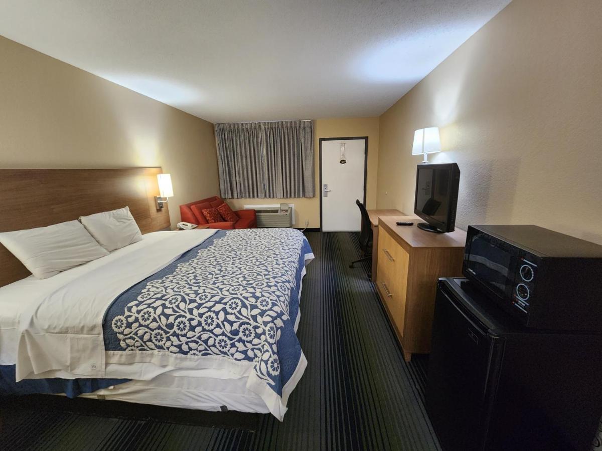King Room - Non-Smoking