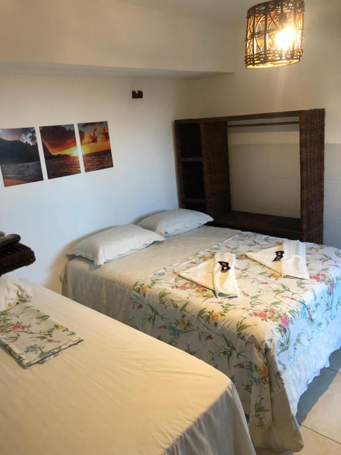 Quarto Triplo com Banheiro