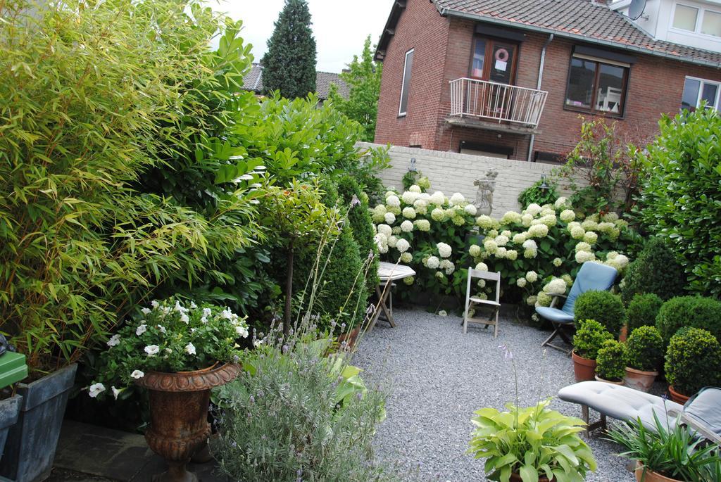 Doppelzimmer mit Gartenblick