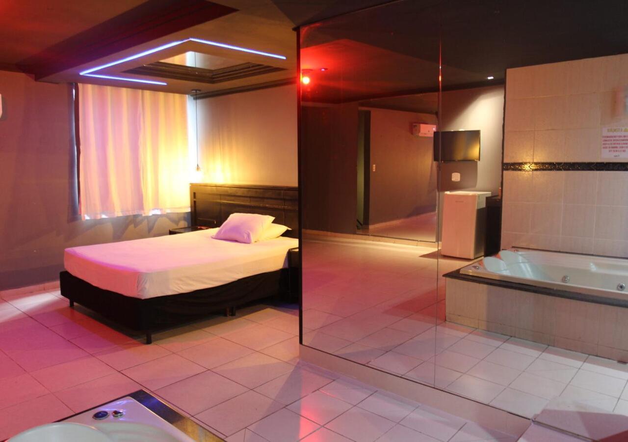 Double Room,1364805989:JPEG