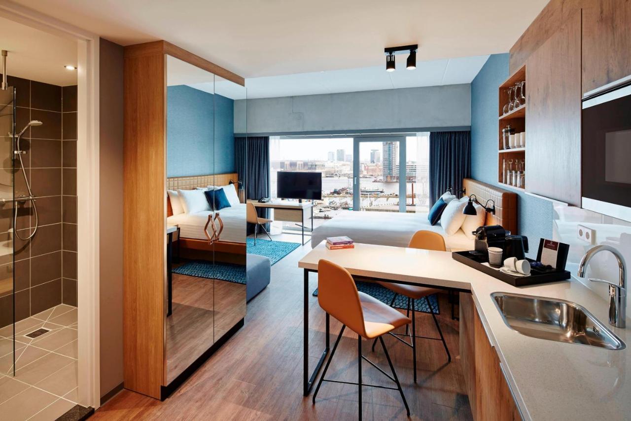 Studio met Queensize Bed