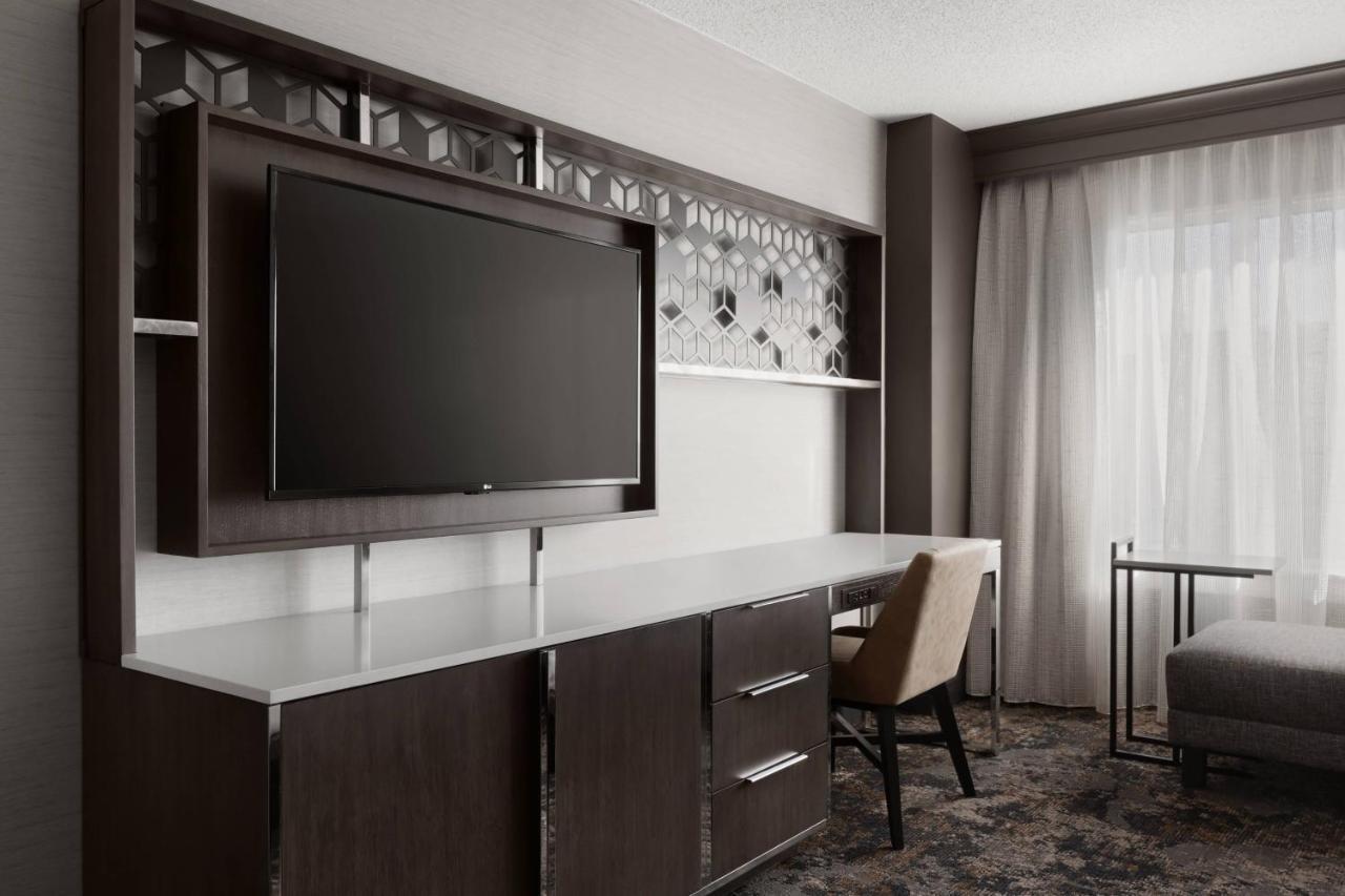 Junior Suite, Concierge lounge access, 1 King,1710080215:JPEG