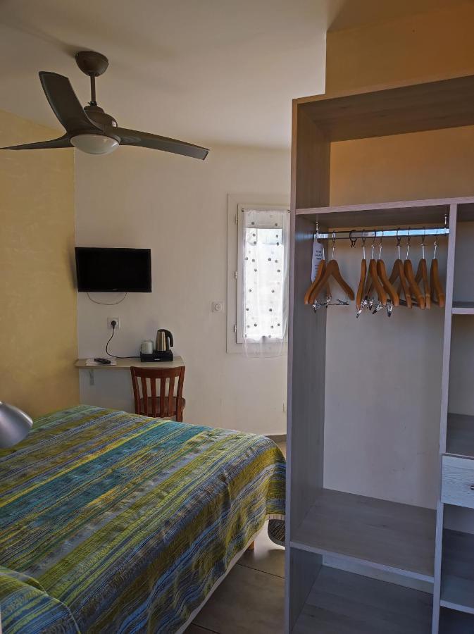 Petite Chambre Double avec Climatisation et Terrasse