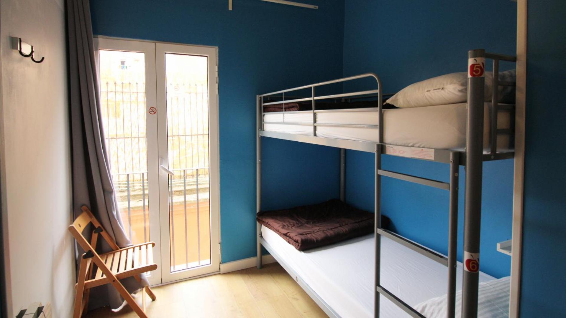 Cama em Dormitório Misto com 6 Camas