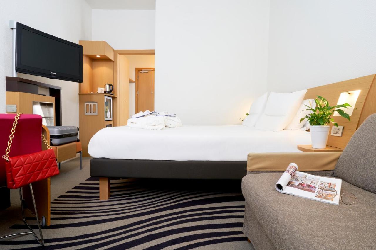Hot Deal - Quarto Triplo