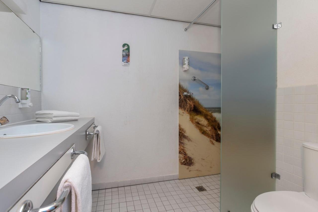Quadruple Room Shower,1380715421:JPEG