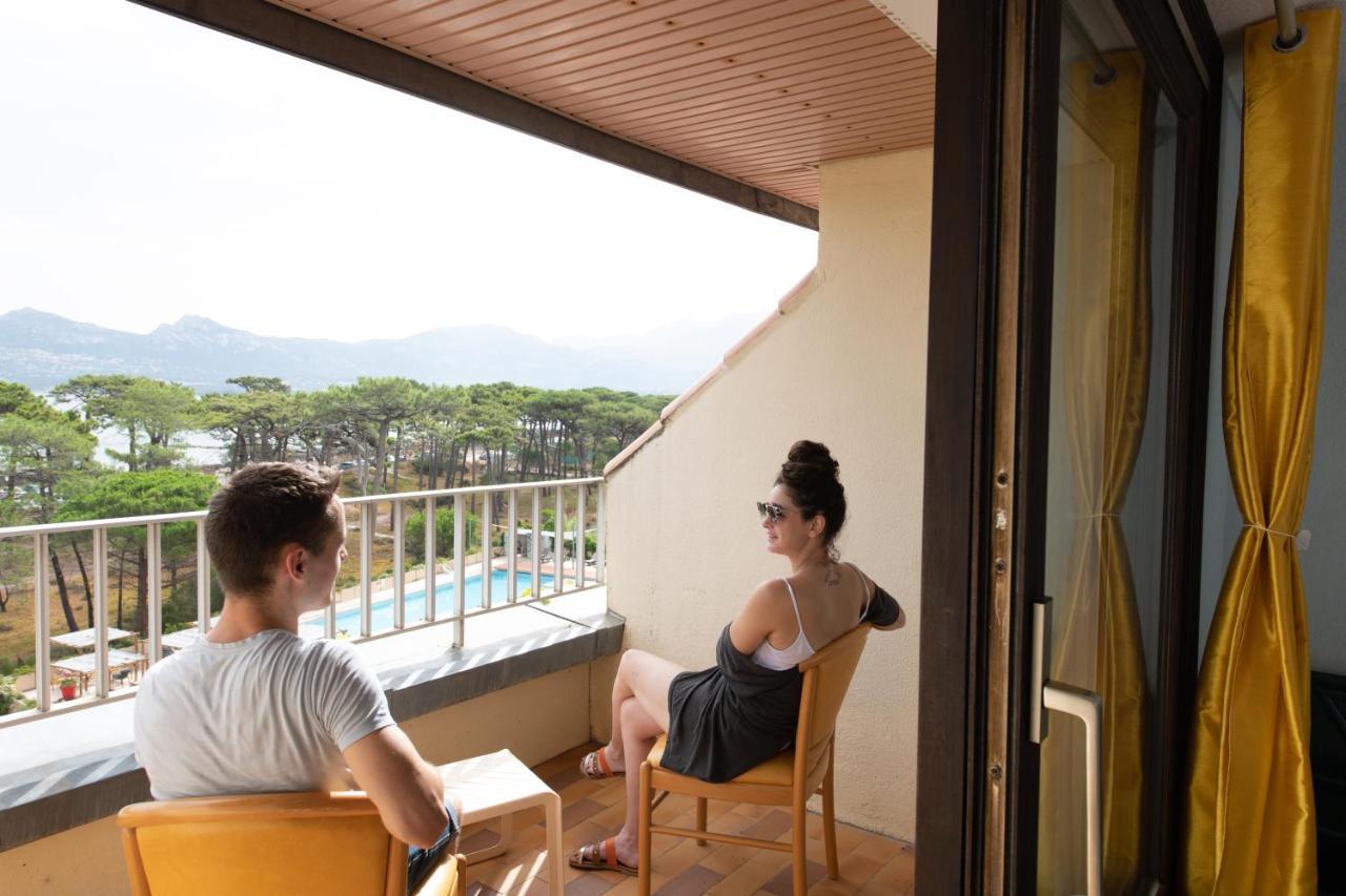 Chambre Triple - Vue sur la Piscine