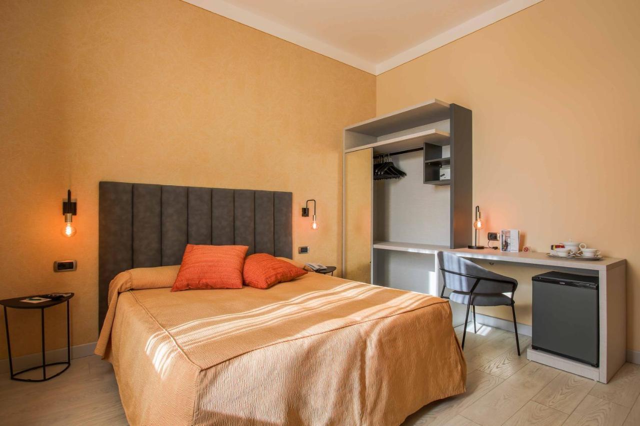 Double or Twin Room,1111748052:JPEG