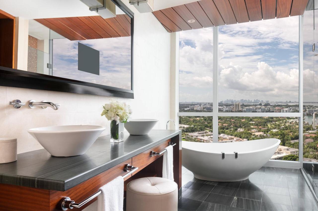 Habitación con vistas a la costa y ducha accesible en silla de ruedas - 2 camas grandes - Adaptada para personas con movilidad reducida y discapacidad auditiva