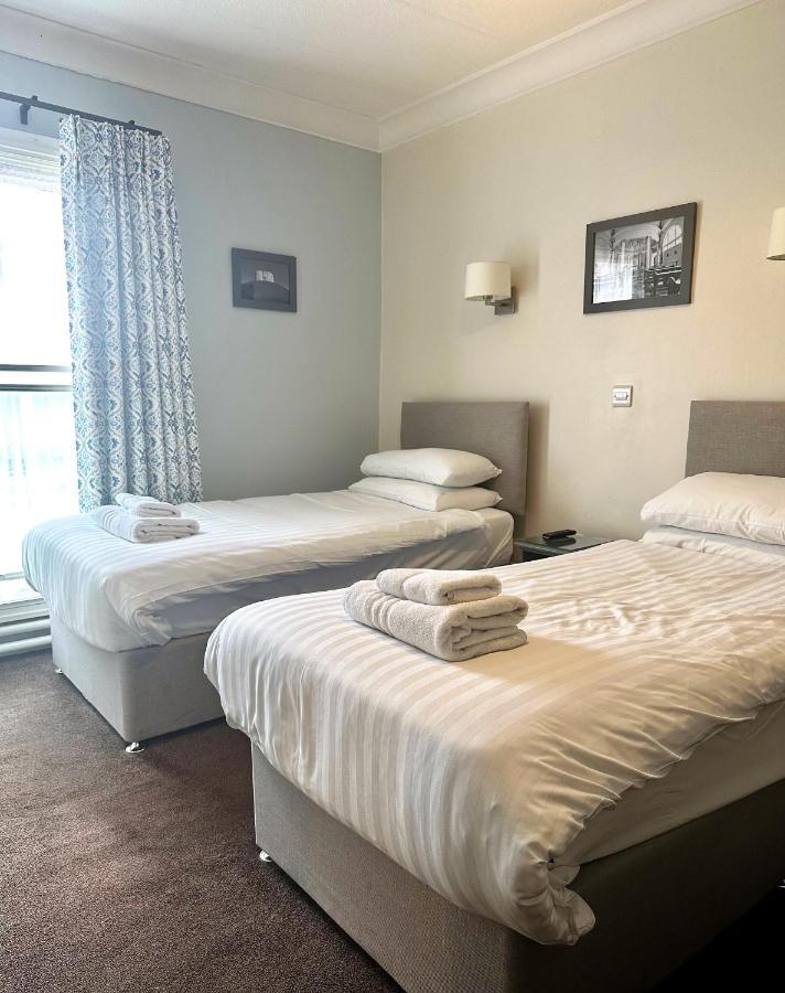 Twin Room,1386601721:JPEG