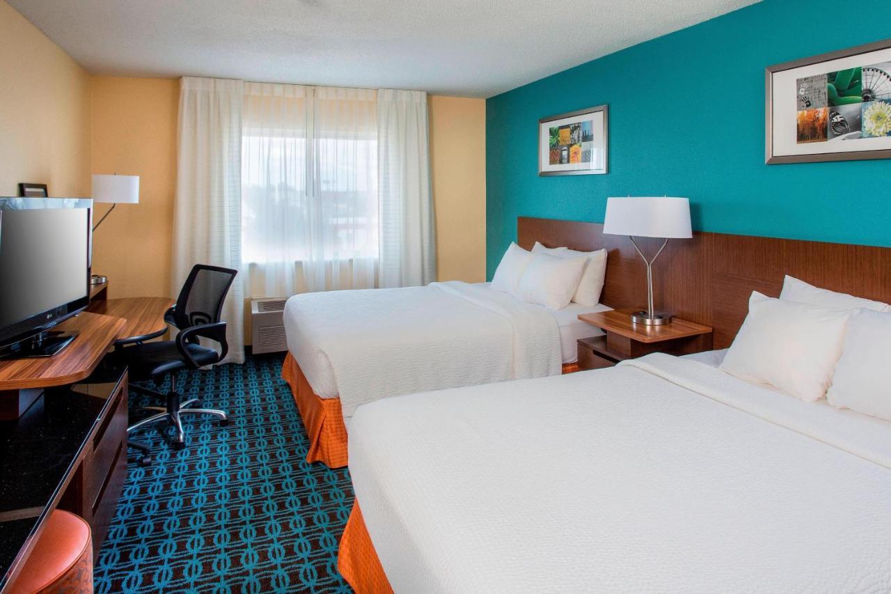 Deluxe Queen Room with Two Queen Beds
