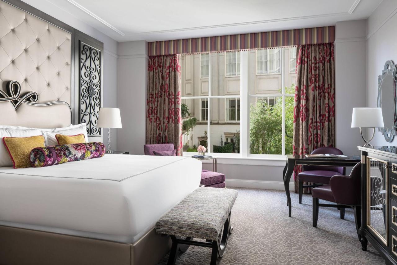 Courtyard view, Guest room, 1 King, Courtyard view