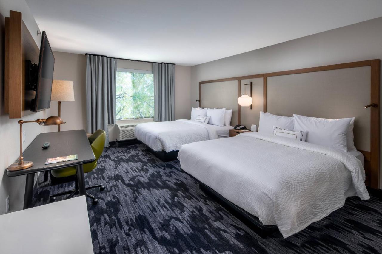 Queen Room with Two Queen Beds and Bathtub - Mobility Access/Hearing Accessible