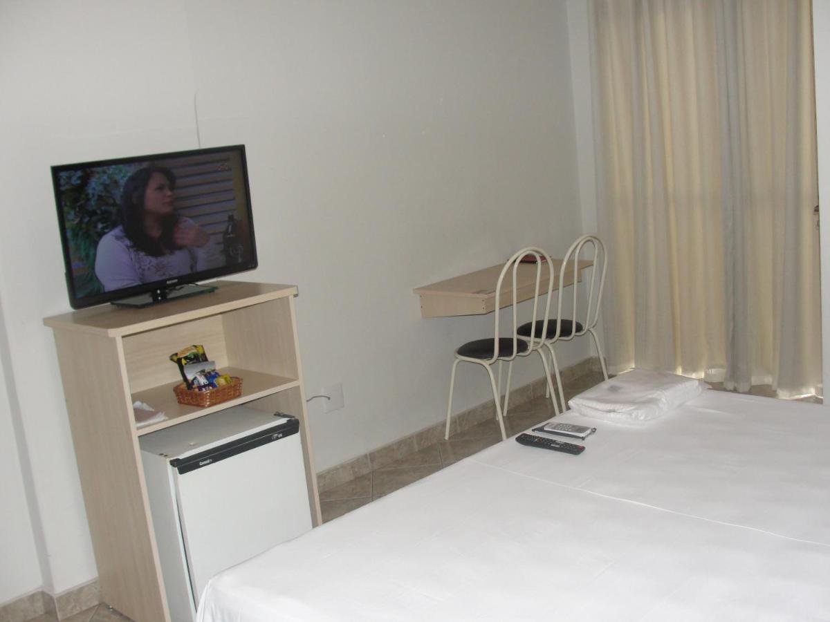 Quarto Duplo com Cama de Casal e Ar-condicionado