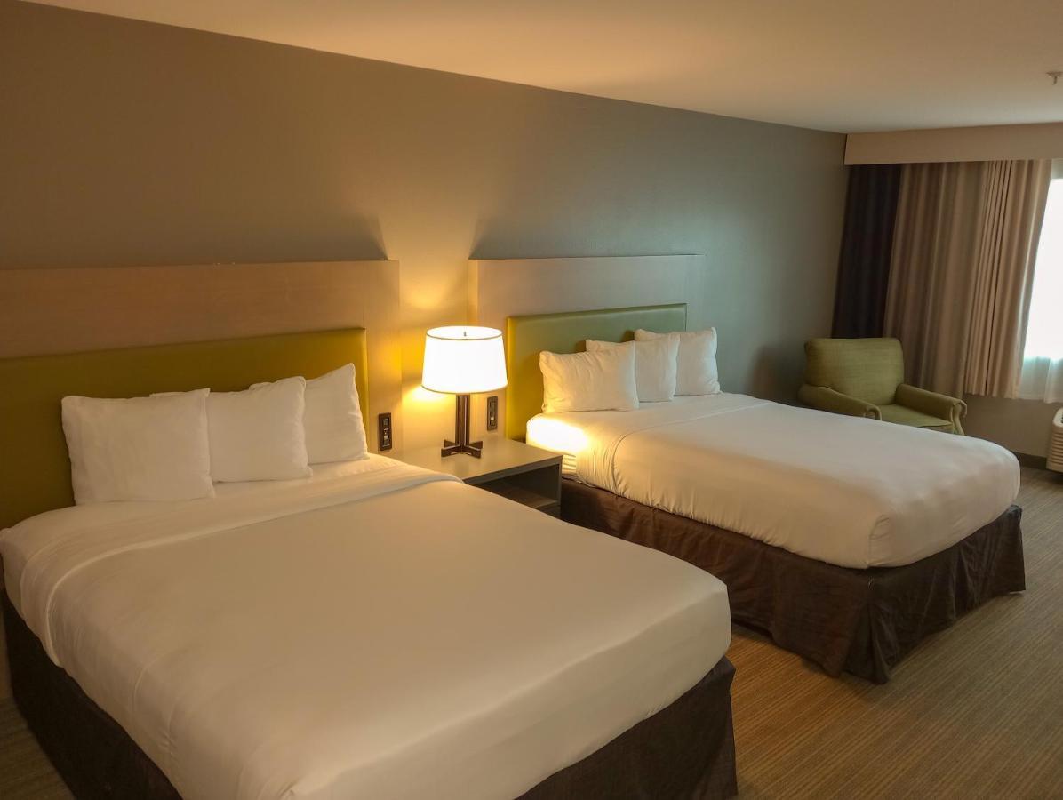Queen Room with Two Queen Beds - Non-Smoking,1708235683:JPEG