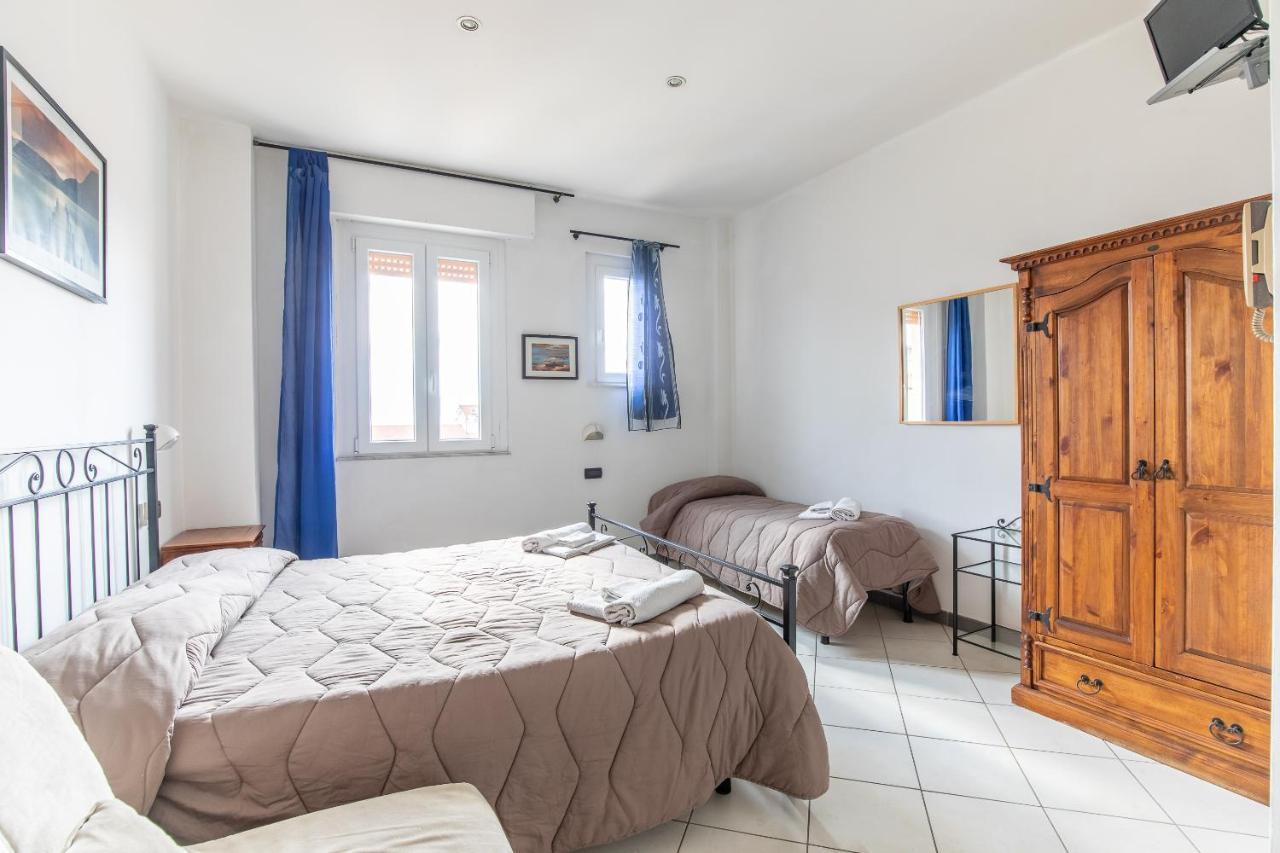 Familienzimmer mit Doppelbett