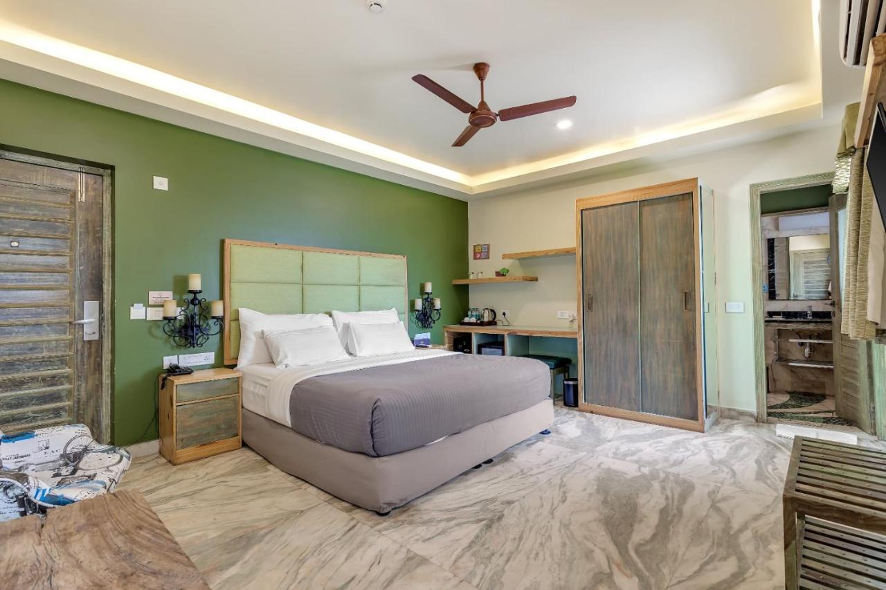 Courtyard Room,1397401682:JPEG