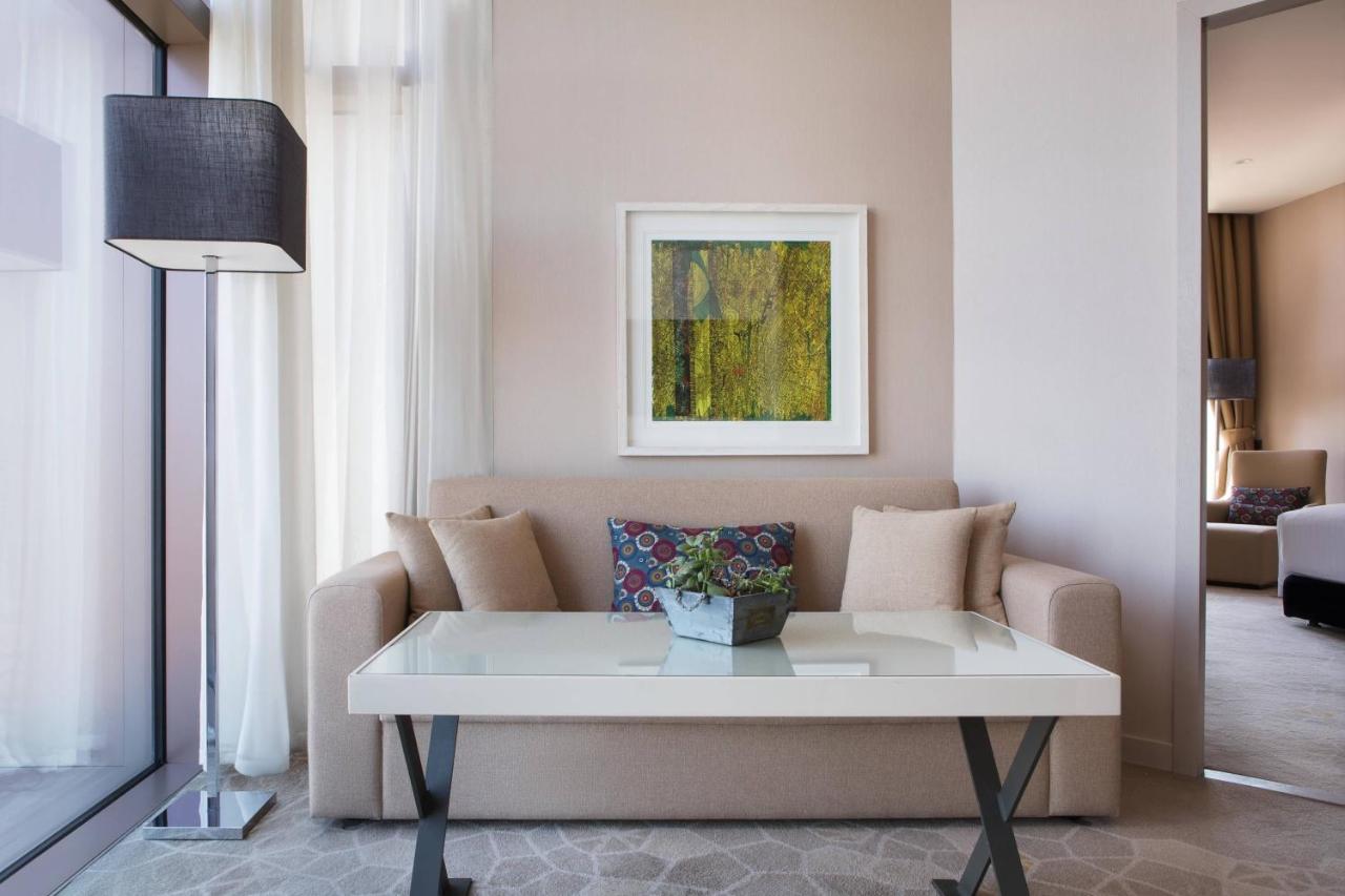 Corner Suite with Sea View and Lounge Access