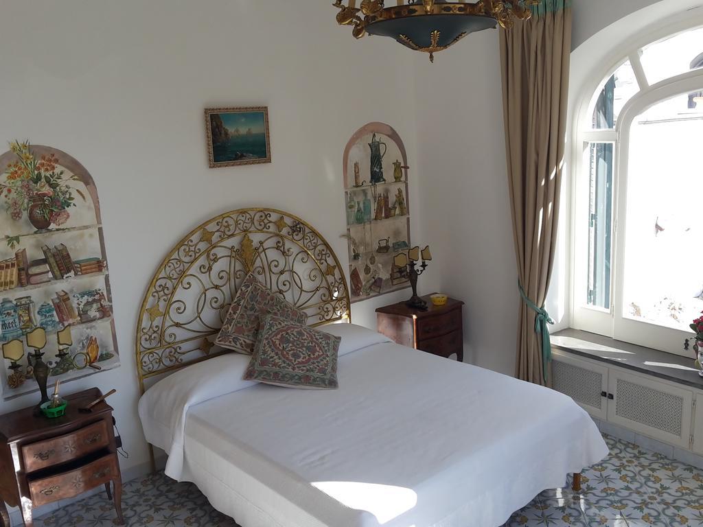 Kamer met Kingsize Bed en Uitzicht op Zee