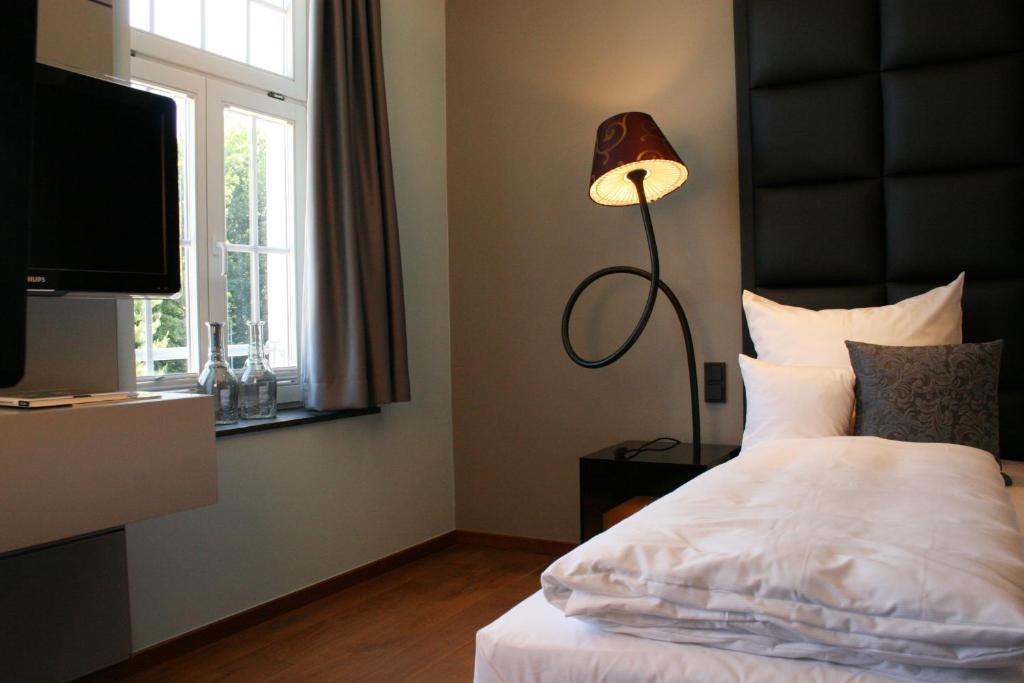 Single Room,1602956440:JPEG