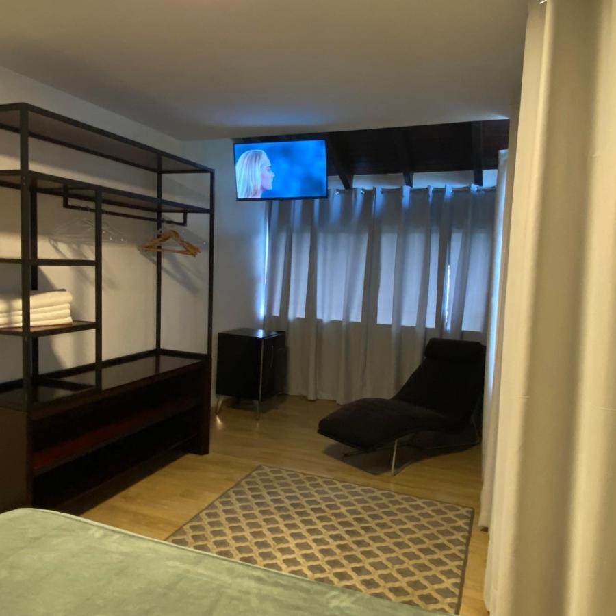 Quarto Deluxe com Cama de Casal ou 2 de Solteiro e Banheira de Hidromassagem