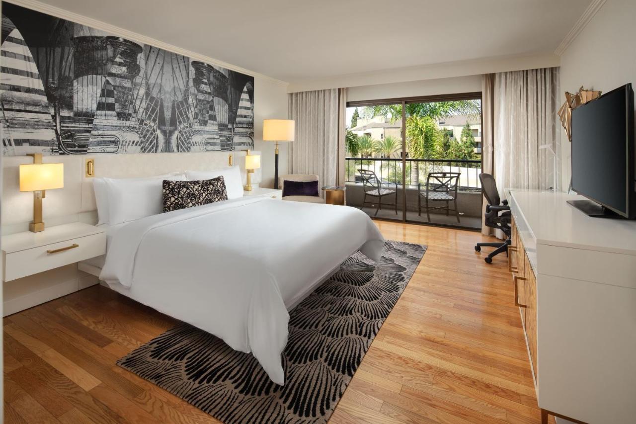 Traditional, Guest room, 1 King, Sofa bed, City view,1403066906:JPEG