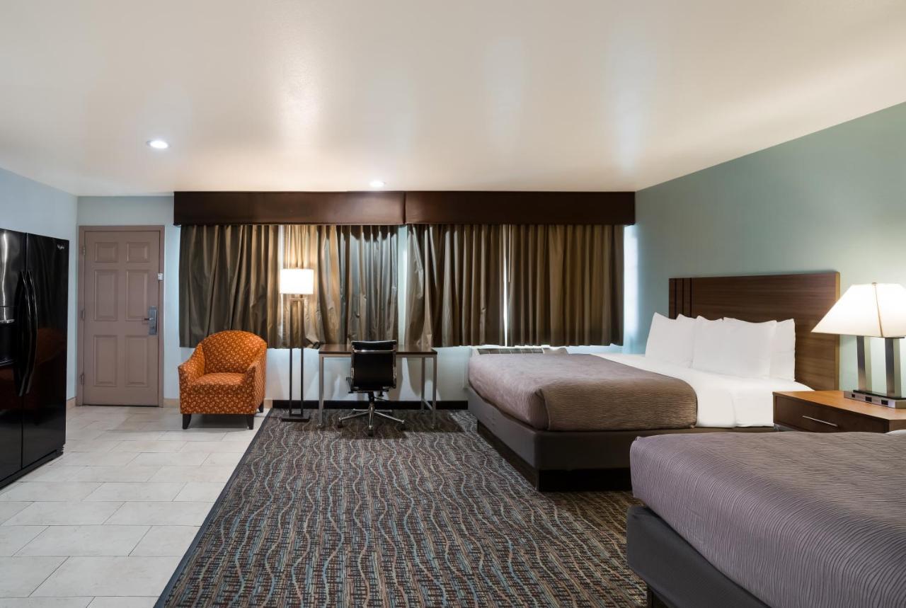 Suite with Two Queen Beds - Non-Smoking