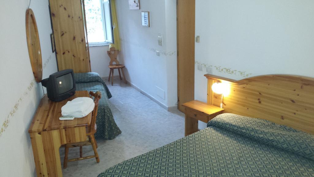 Economy Triple Room,1588170630:JPEG