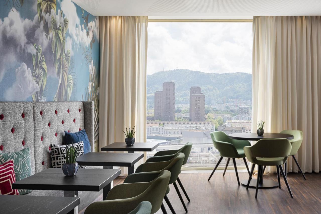 King Room with Club Lounge Access - Top Floor