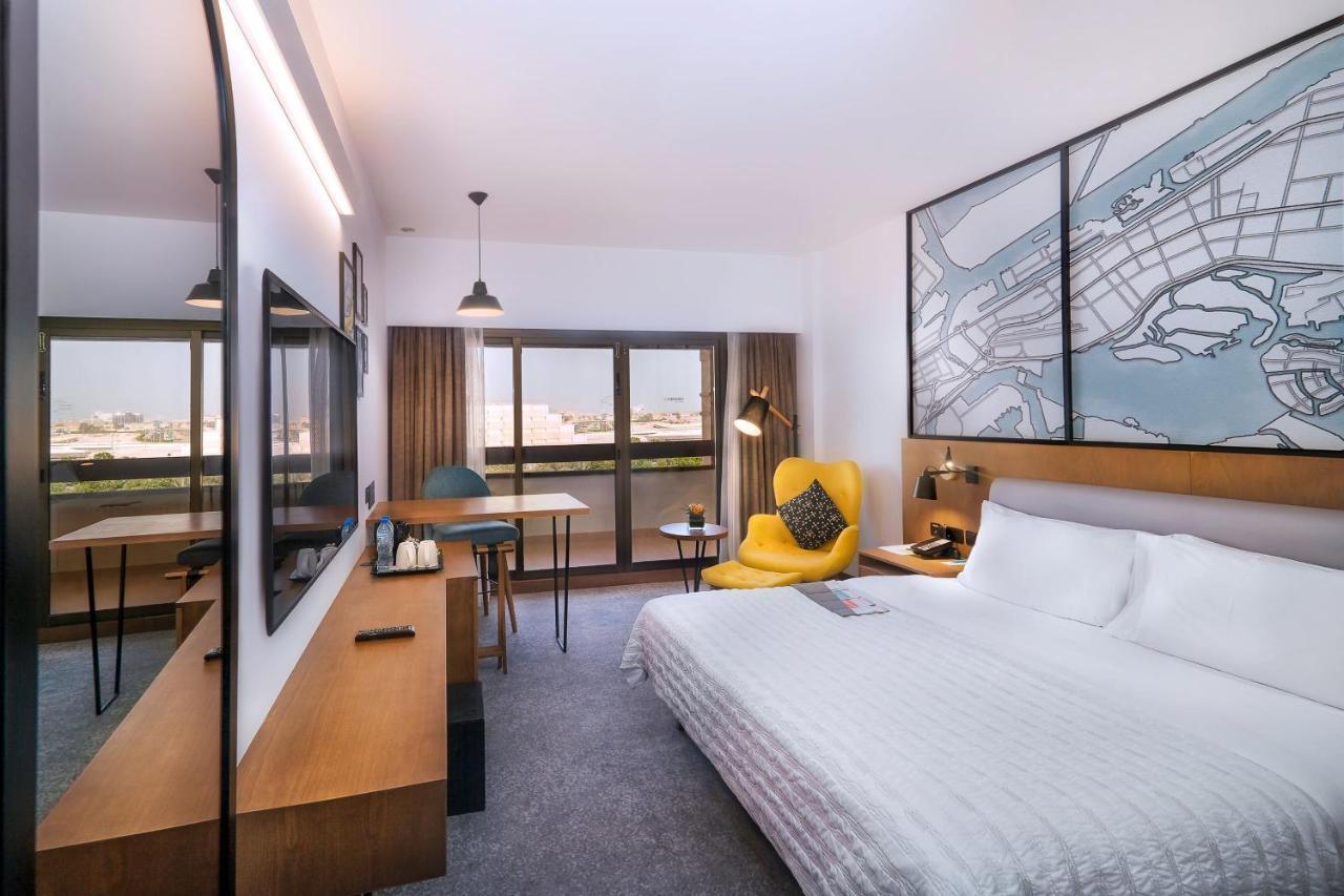 Deluxe Room Sea View, Guest room, 1 King, Balcony