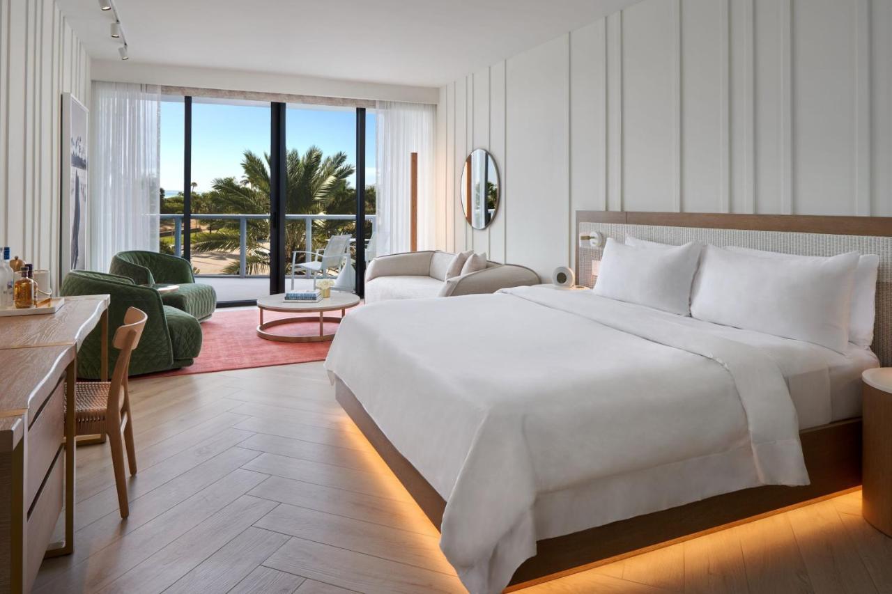 Chambre 1 Lit King-Size avec Balcon - Vue Partielle sur Océan - 3e-4e Étage