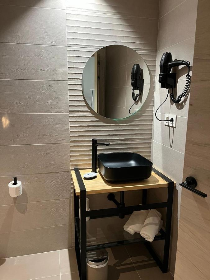 Quarto Triplo com Terraço