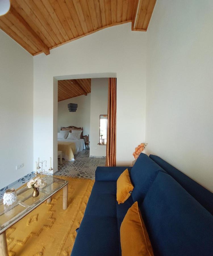 Family Room,1410773735:JPEG