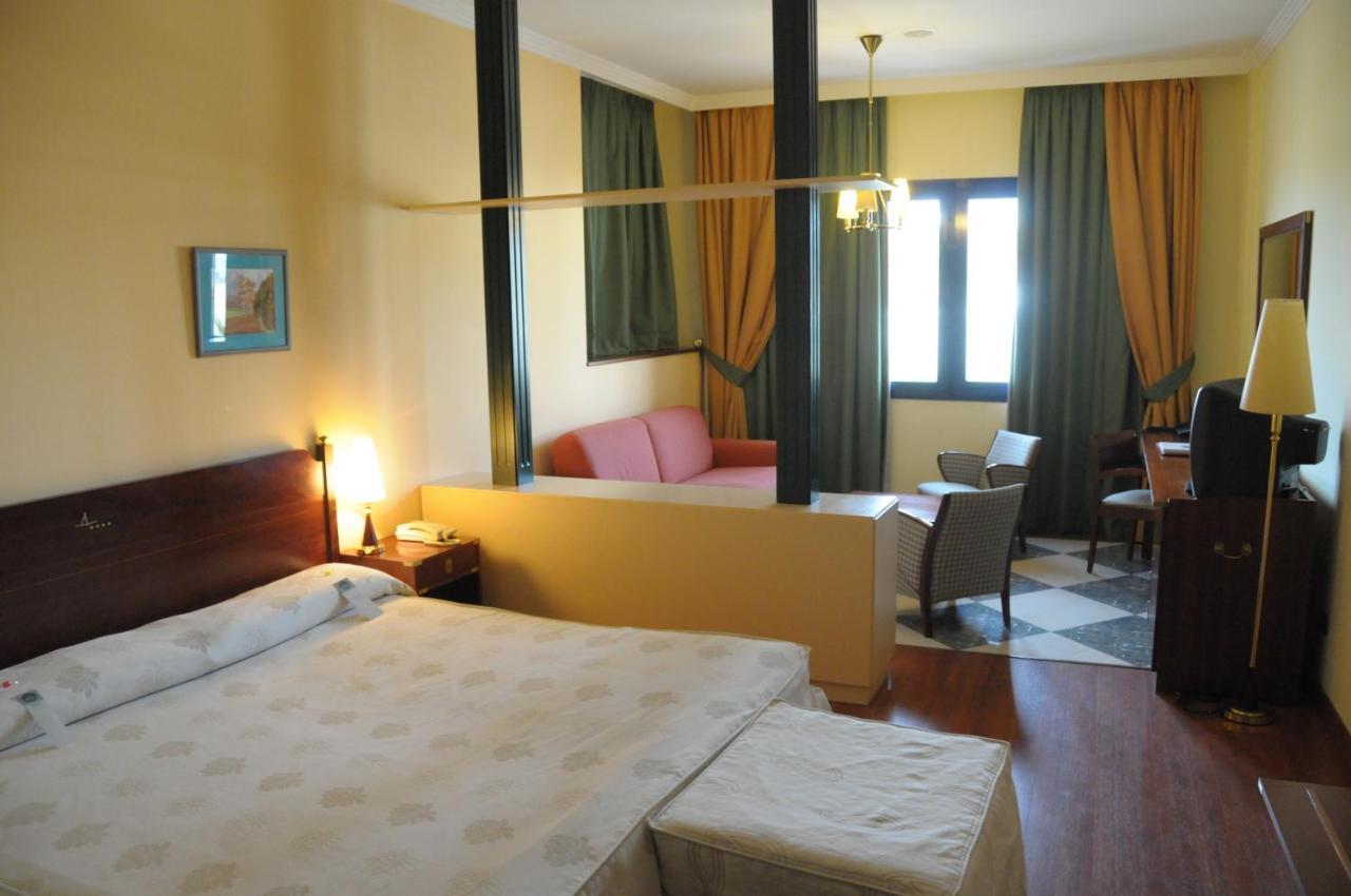 Double or Twin Room,748717856:JPEG