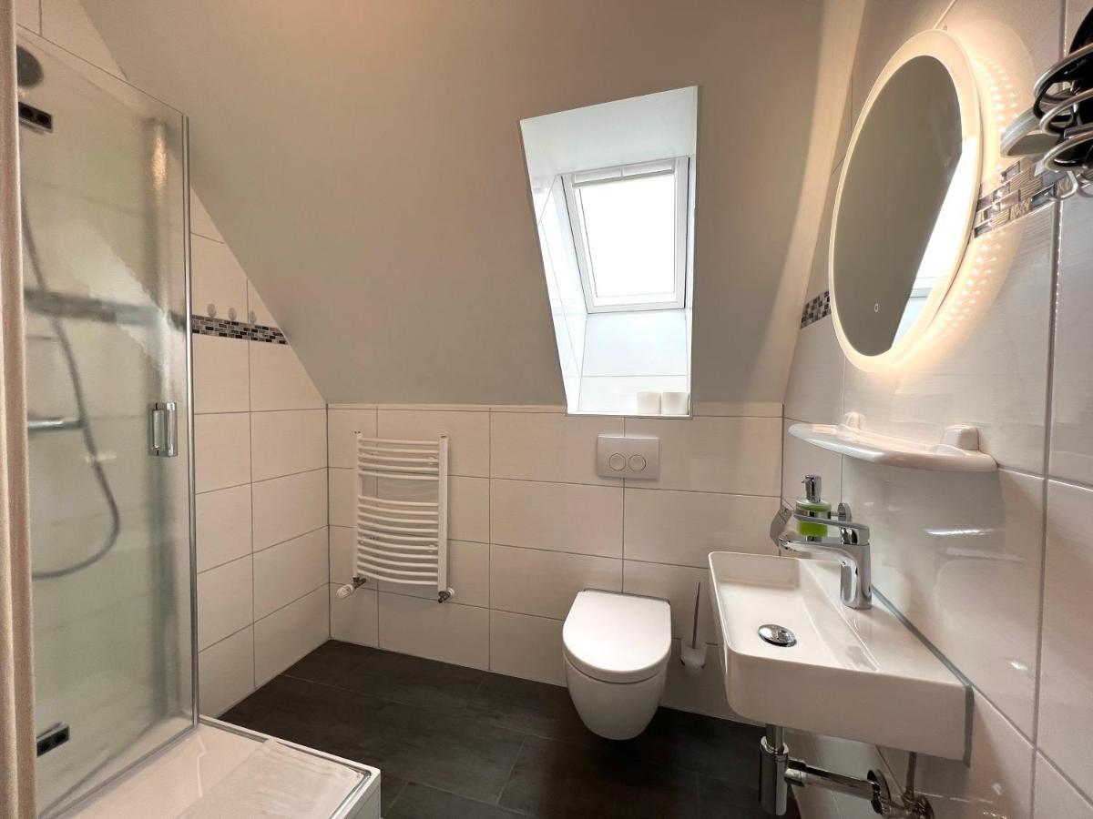 Double Room,1414226351:JPEG