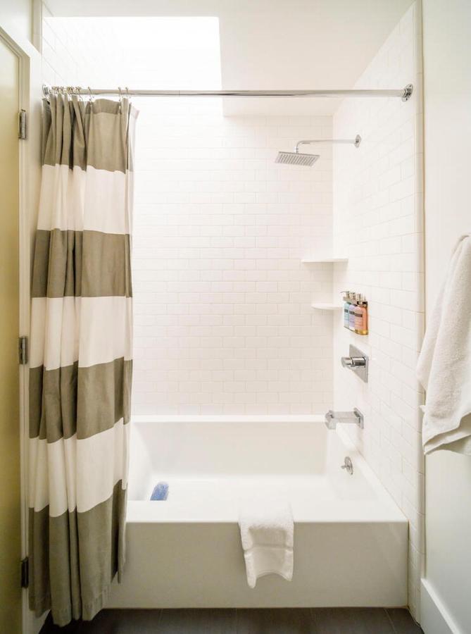 Deluxe King Room,1416155916:JPEG