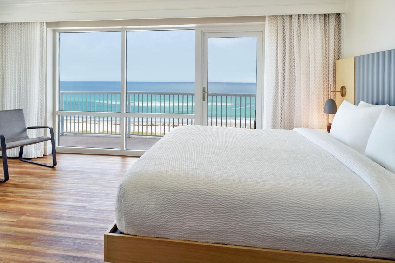 One-Bedroom Executive Suite Balcony Gulf Front,1417021383:JPEG